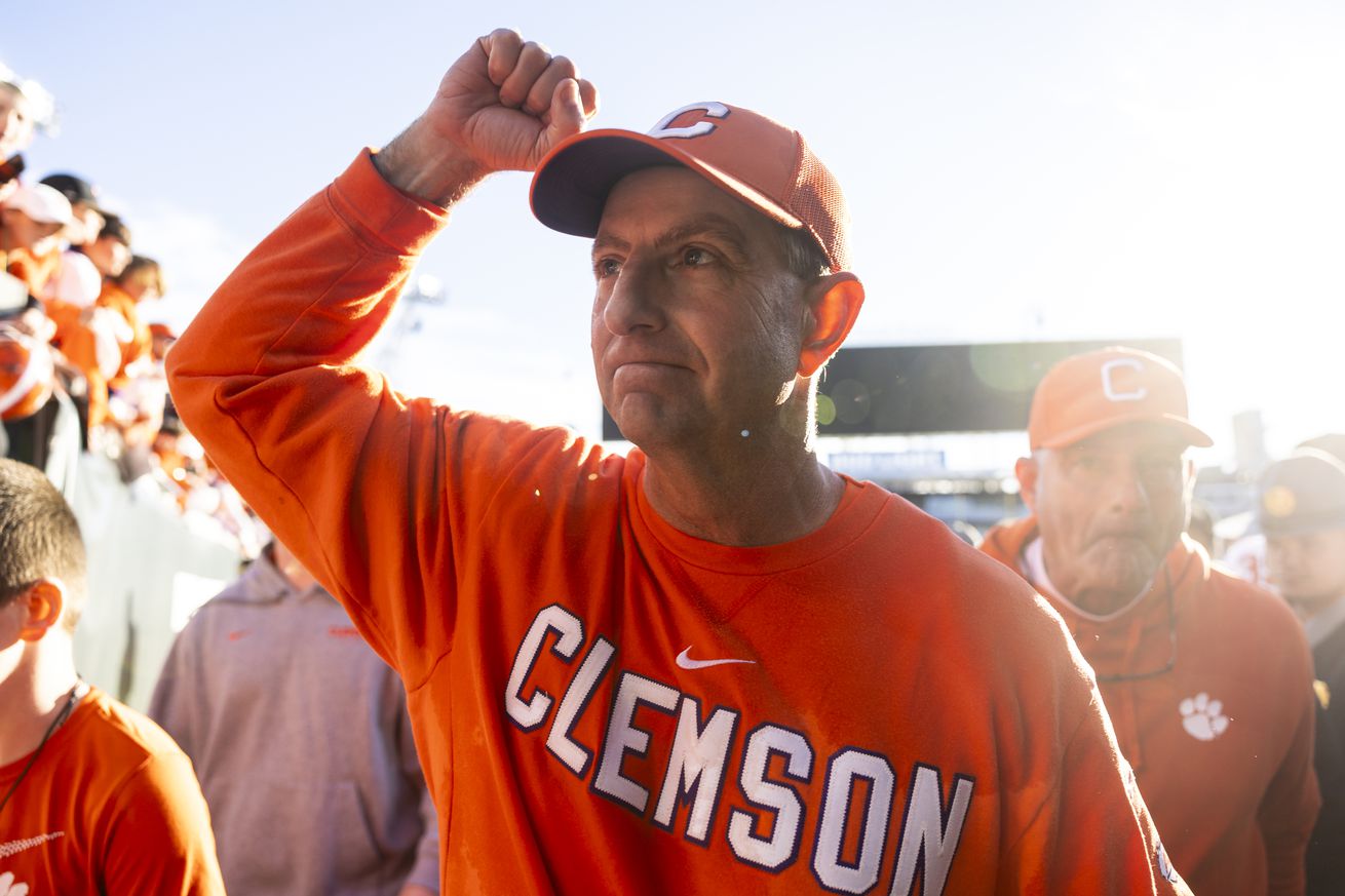 TaxSlayer Gator Bowl - Clemson v Kentucky