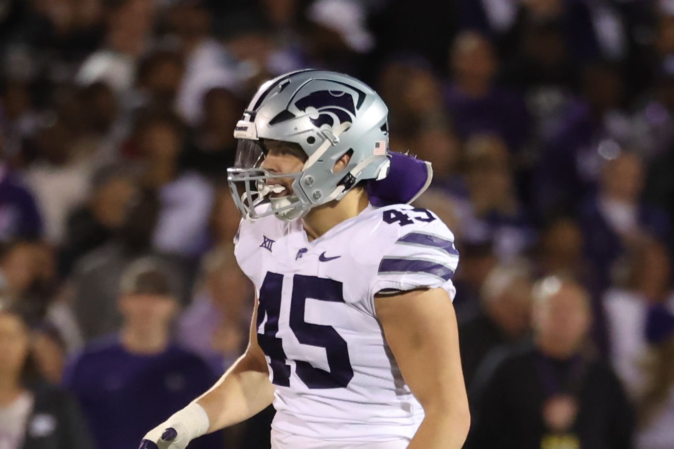 LAWRENCE, KS - NOVEMBER 18: Kansas State Wildcats linebacker Austin Romaine (45) in the second quarter of a Big 12 football game between the Kansas State Wildcats and Kansas Jayhawks on Nov 18, 2023 at Memorial Stadium in Lawrence, KS.