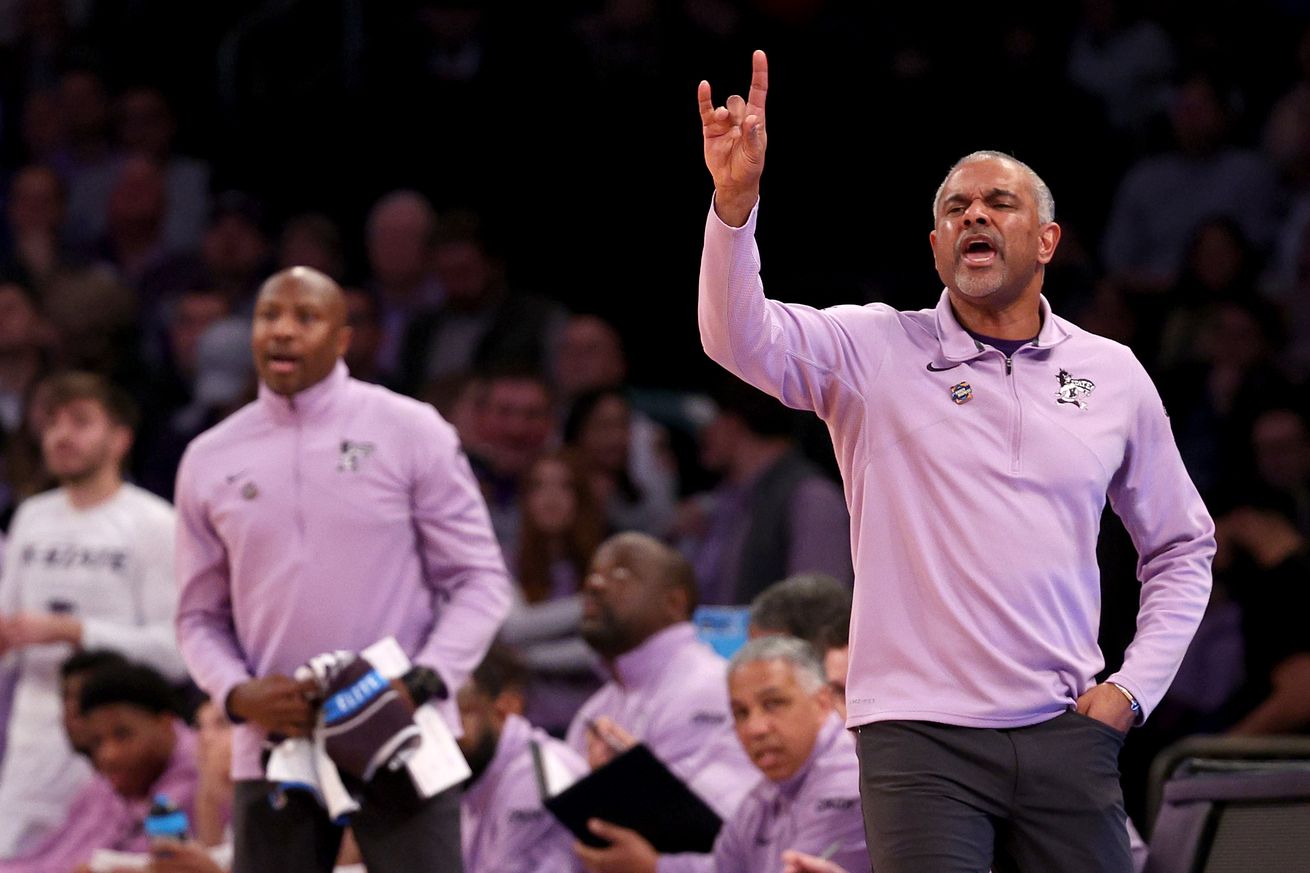 NEW YORK, NEW YORK - MARCH 25: Head coach Jerome Tang of the Kansas State Wildcats reacts against the Florida Atlantic Owls during the first half in the Elite Eight round game of the NCAA Men’s Basketball Tournament at Madison Square Garden on March 25, 2023 in New York City.