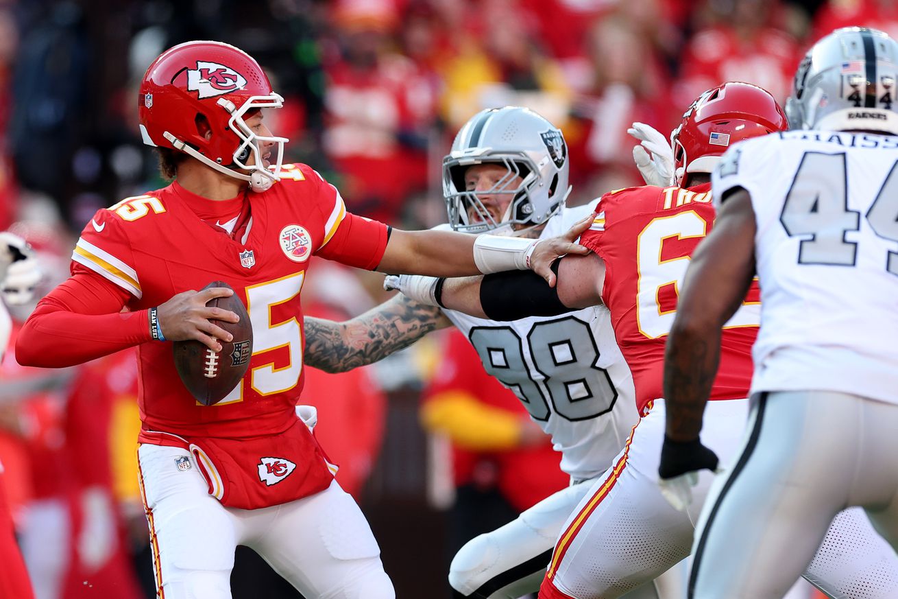 Las Vegas Raiders v Kansas City Chiefs