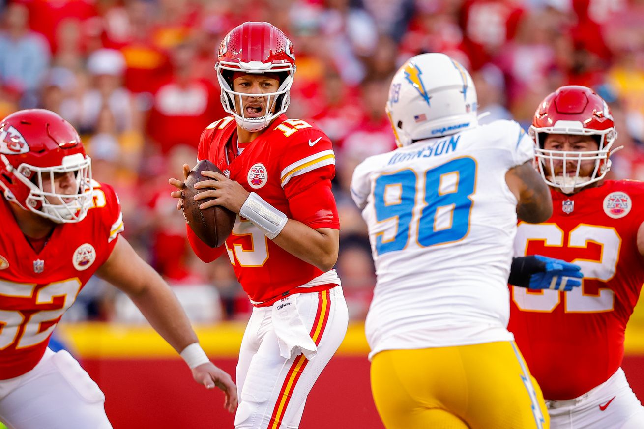 Los Angeles Chargers v Kansas City Chiefs