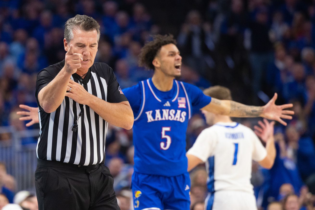 COLLEGE BASKETBALL: DEC 04 Kansas at Creighton