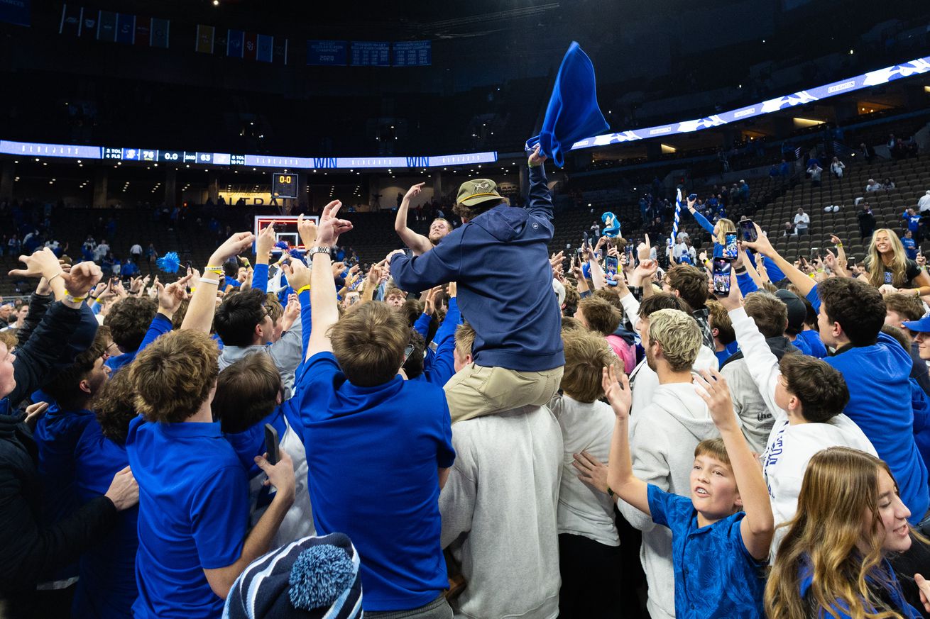 COLLEGE BASKETBALL: DEC 04 Kansas at Creighton